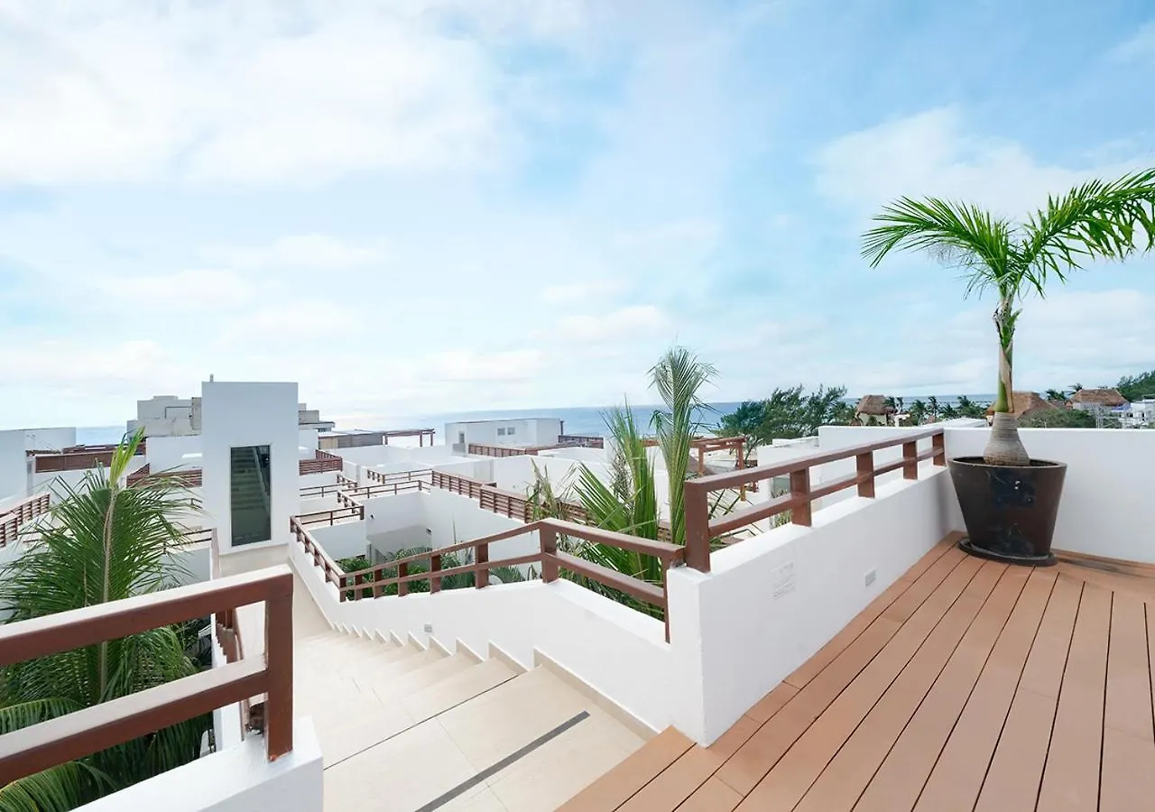 Beachfront Penthouse With 3 Bedrooms & Ocean View - Las Nubes Playa del Carmen 0*,  México