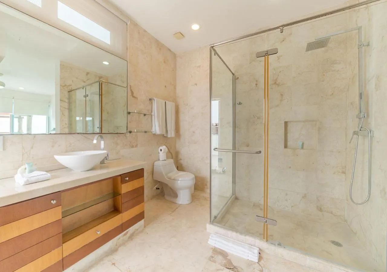 Beachfront Penthouse With 3 Bedrooms & Ocean View - Las Nubes Playa del Carmen Holiday home
