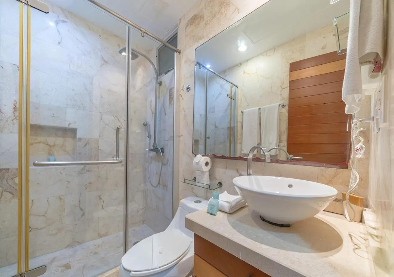 Beachfront Penthouse With 3 Bedrooms & Ocean View - Las Nubes Playa del Carmen Mexiko