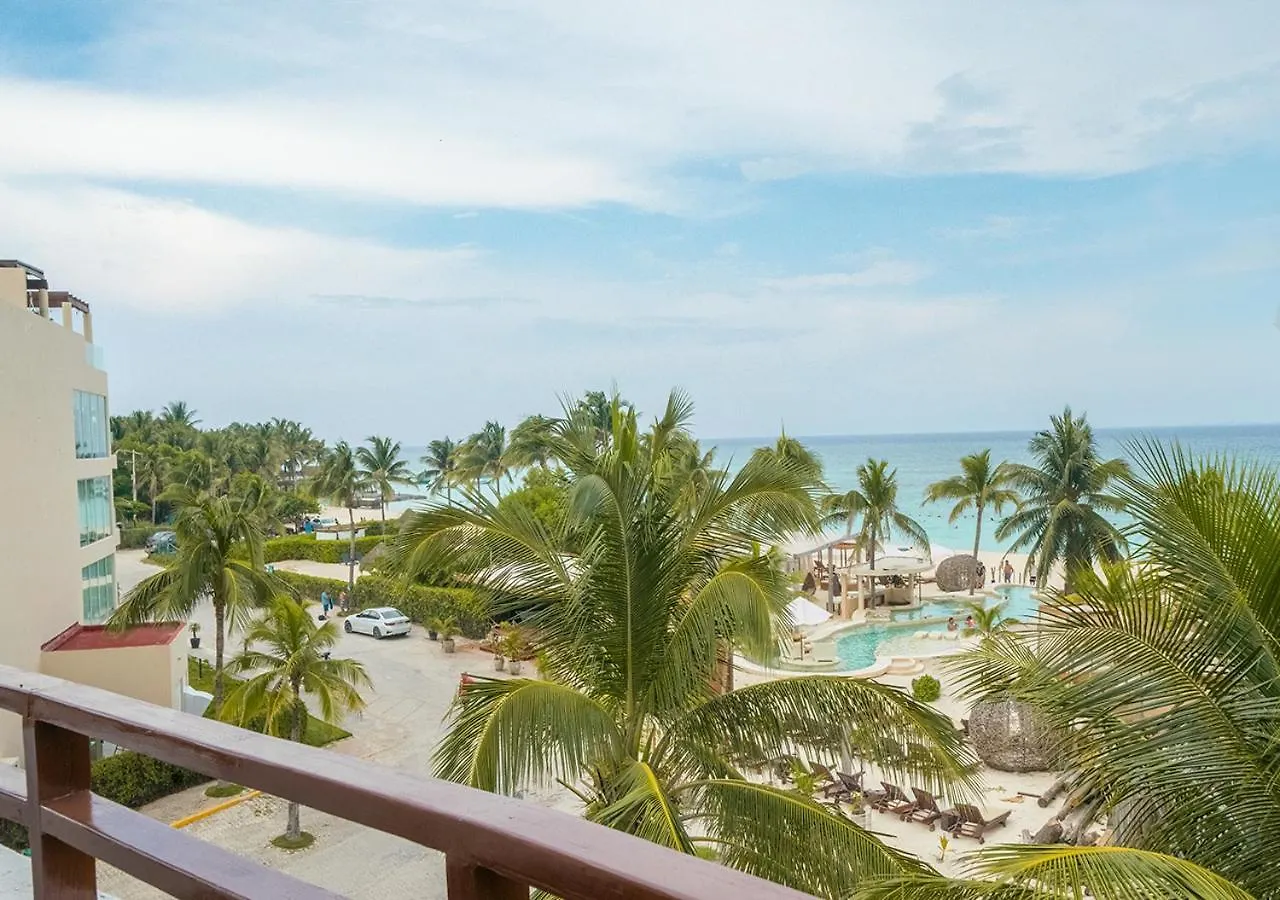 Beachfront Penthouse With 3 Bedrooms & Ocean View - Las Nubes Playa del Carmen Prázdninový dům