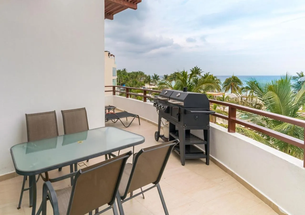 Beachfront Penthouse With 3 Bedrooms & Ocean View - Las Nubes Playa del Carmen Prázdninový dům