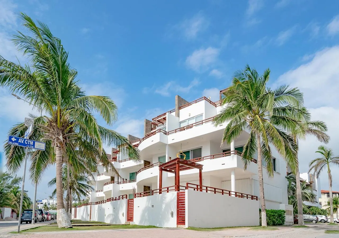 Beachfront Penthouse With 3 Bedrooms & Ocean View - Las Nubes Playa del Carmen Prázdninový dům