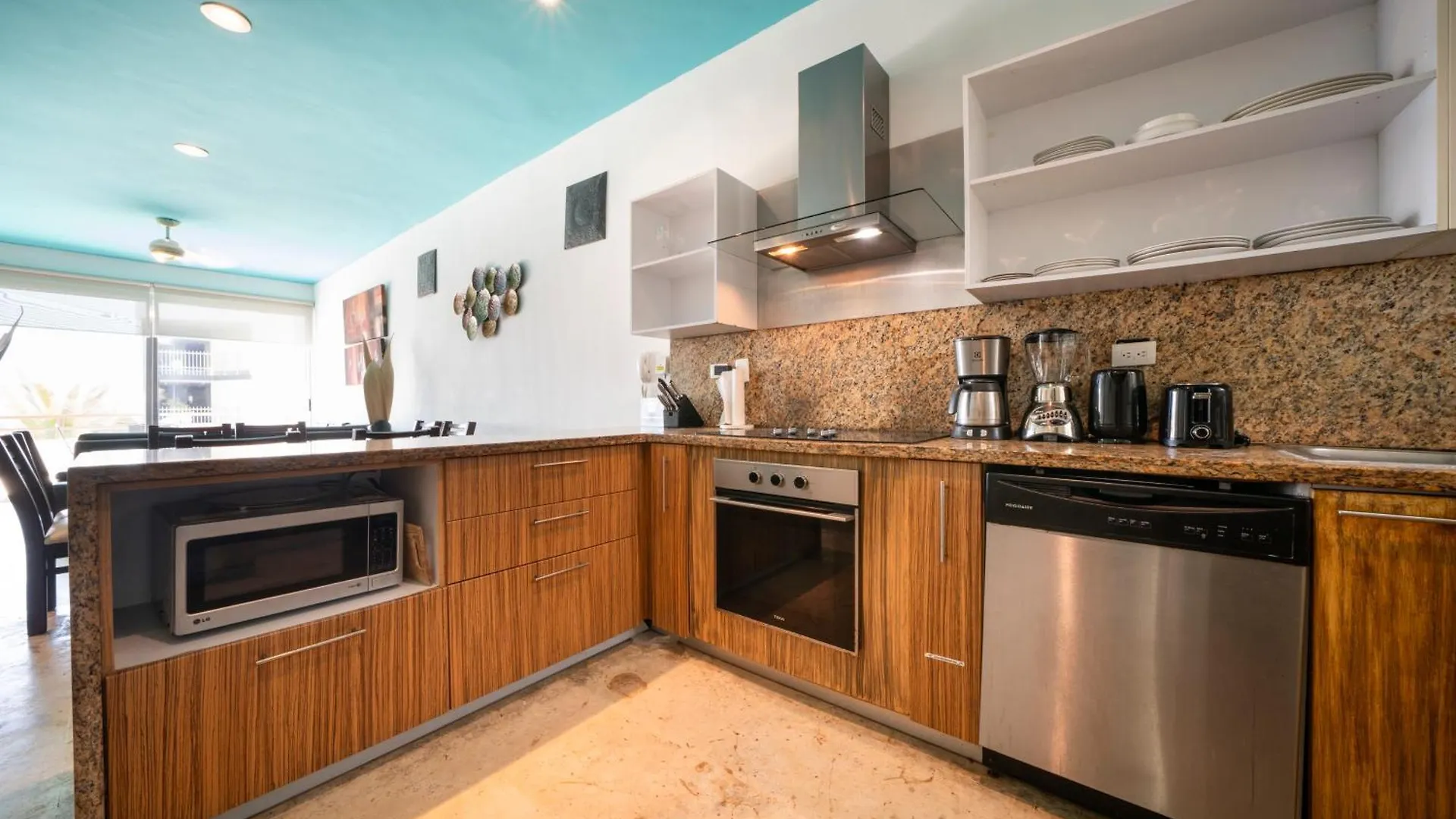 Beachfront Penthouse With 3 Bedrooms & Ocean View - Las Nubes Playa del Carmen 0*,  Mexico