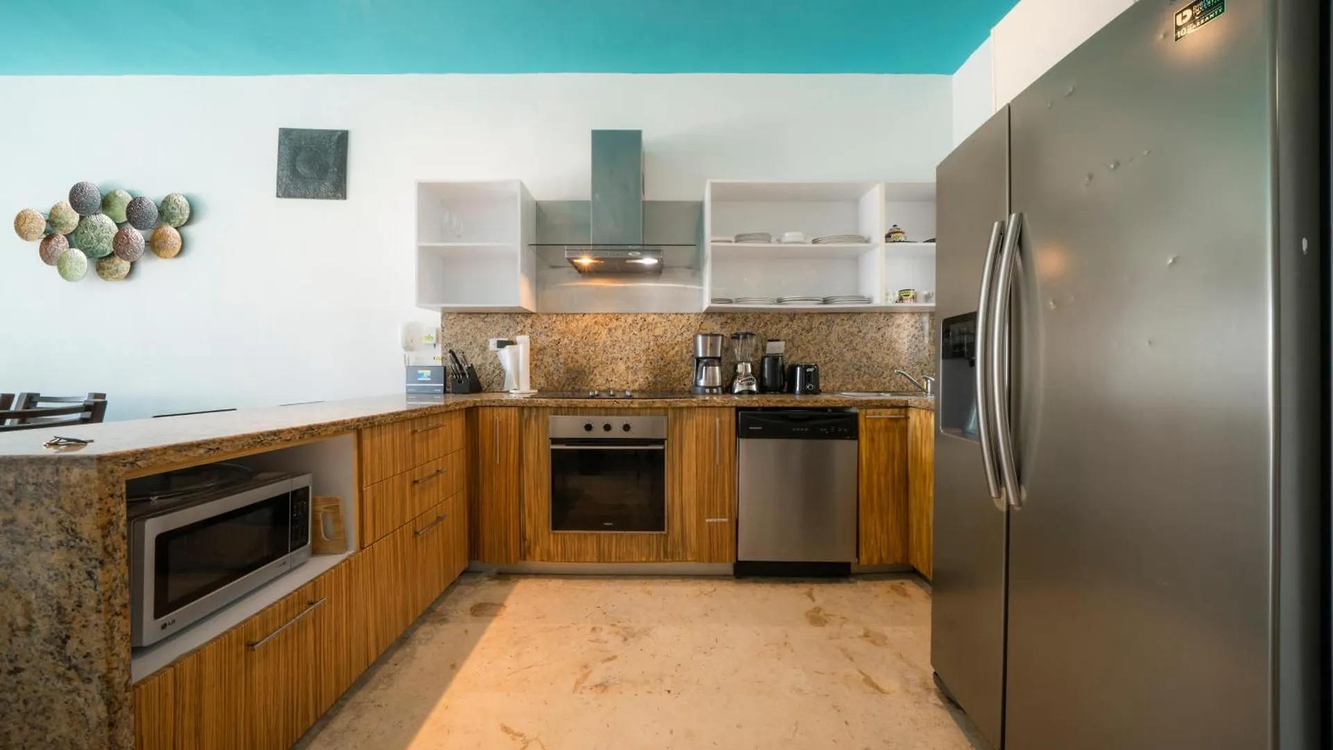 Beachfront Penthouse With 3 Bedrooms & Ocean View - Las Nubes Playa del Carmen 0*,  Mexiko