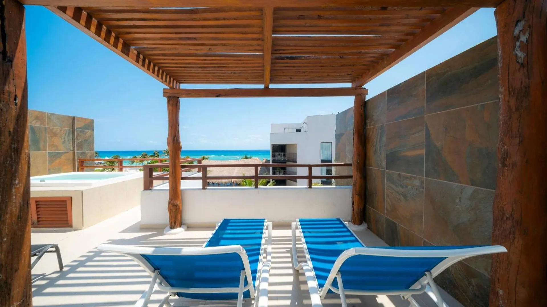 Prázdninový dům Beachfront Penthouse With 3 Bedrooms & Ocean View - Las Nubes Playa del Carmen